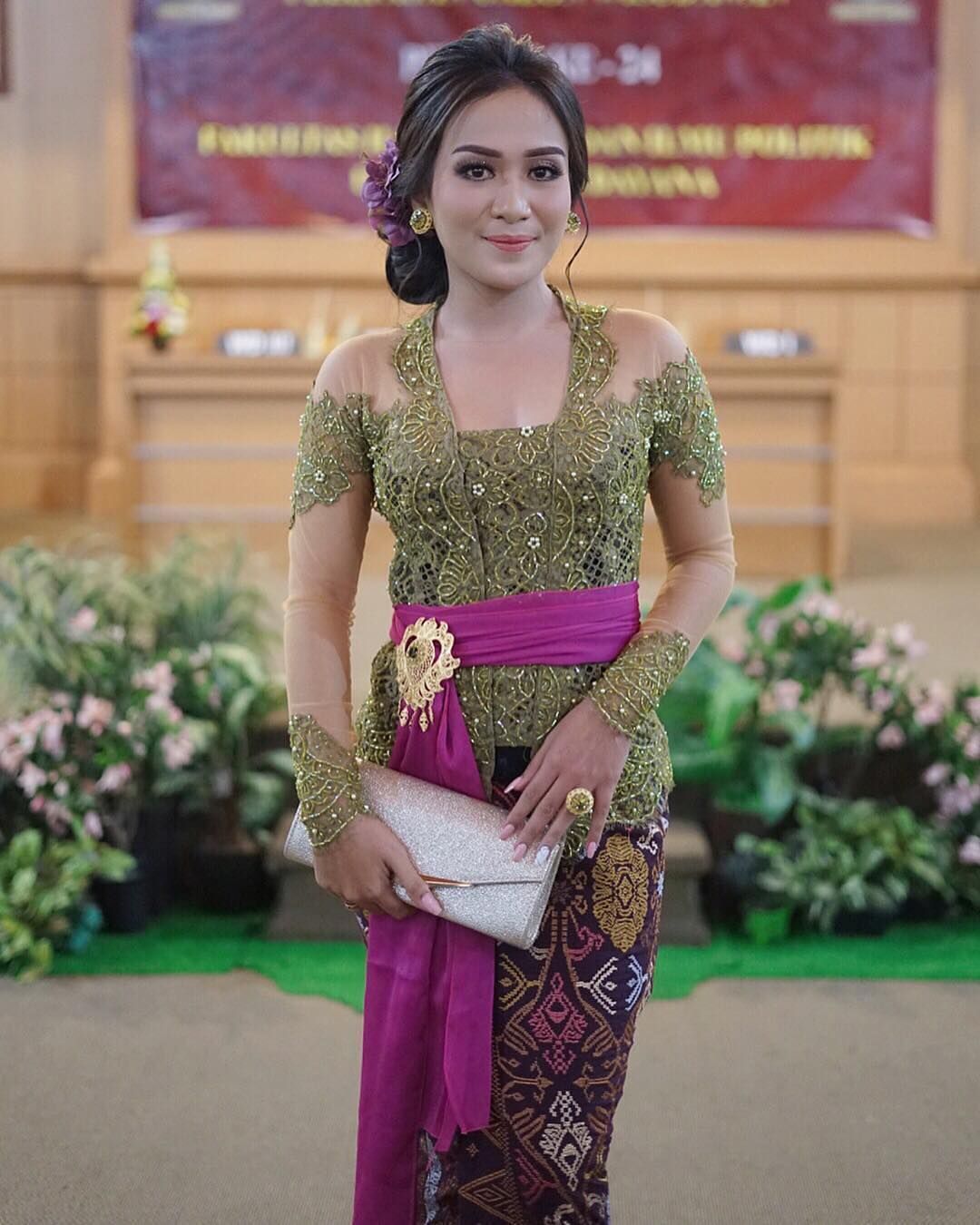 Detail Pas Foto Kebaya Wisuda Nomer 4