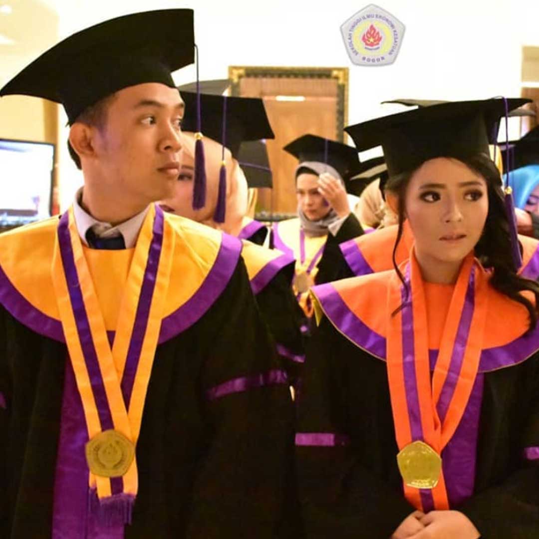 Detail Pas Foto Wisuda Sarjana Nomer 27