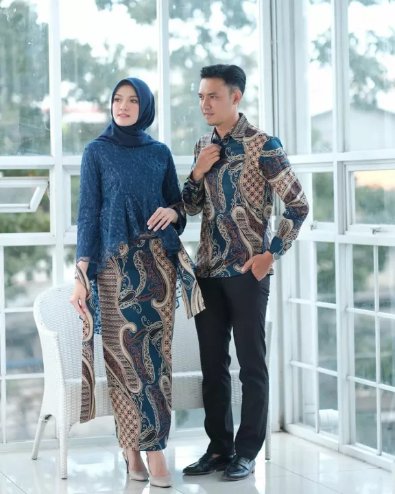 Detail Pasangan Desain Baju Batik Modern Nomer 47