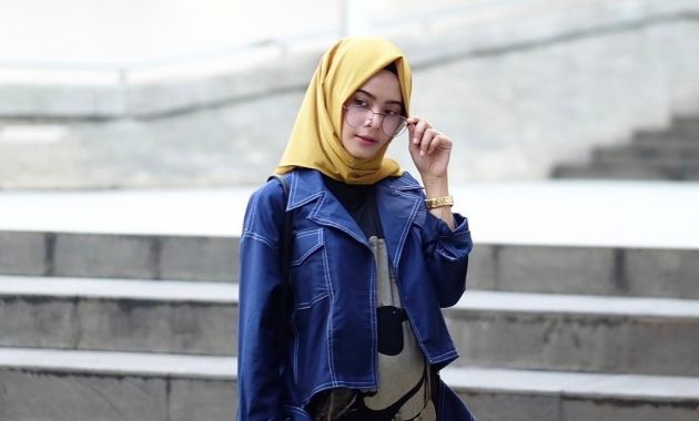 Detail Pasangan Warna Biru Dongker Nomer 13