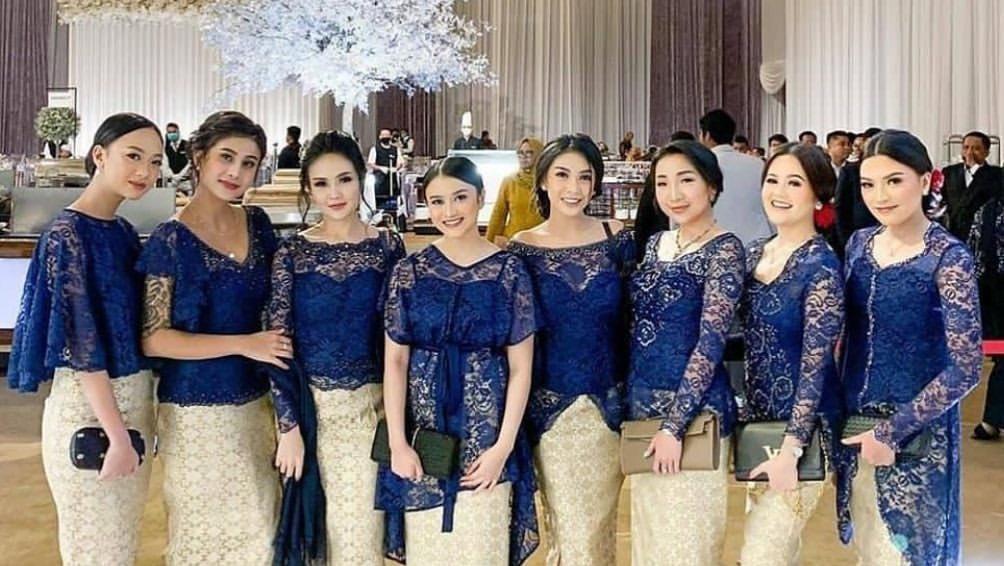 Detail Pasangan Warna Biru Dongker Nomer 17