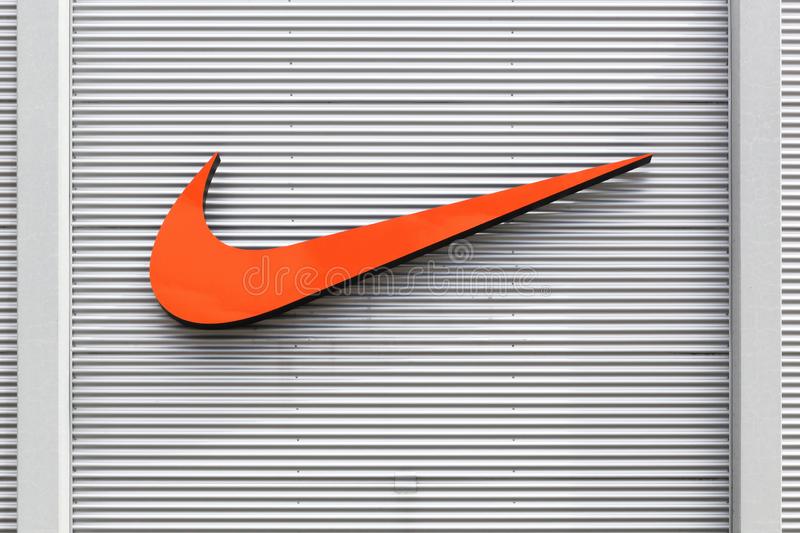 Detail Logos Nike Nomer 36