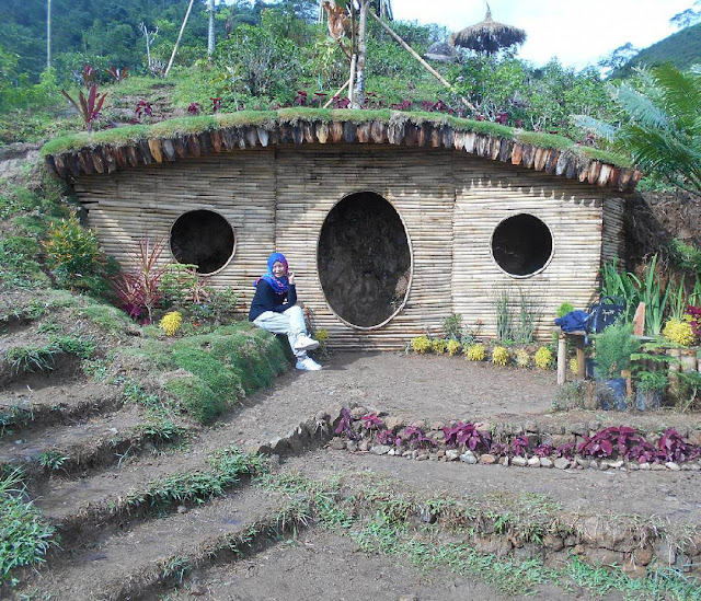 Detail Lokasi Rumah Hobbit Karanganyar Nomer 21