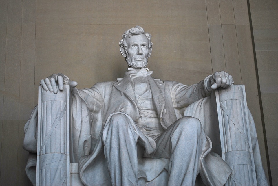 Detail Patung Abraham Lincoln Nomer 12