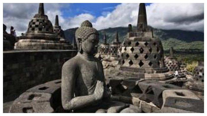 Detail Patung Budha Candi Borobudur Nomer 2