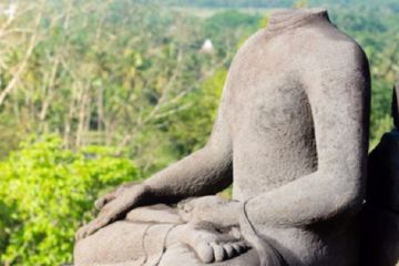 Detail Patung Budha Candi Borobudur Nomer 10