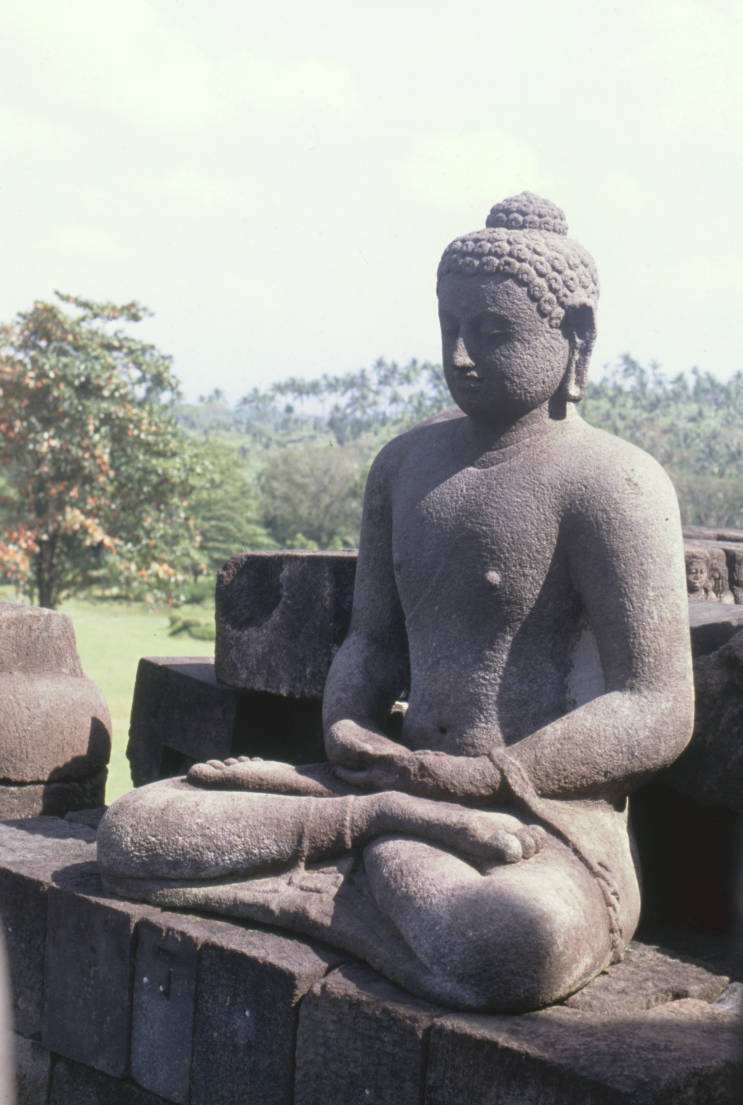 Detail Patung Budha Candi Borobudur Nomer 30