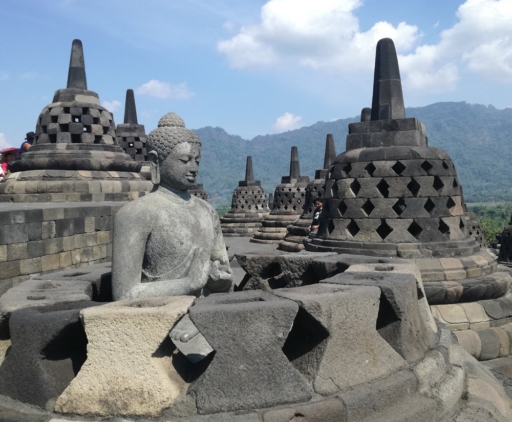 Detail Patung Budha Candi Borobudur Nomer 7