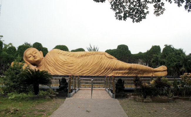 Detail Patung Budha Tidur Di Thailand Nomer 22