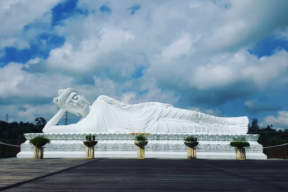 Detail Patung Budha Tidur Di Thailand Nomer 23