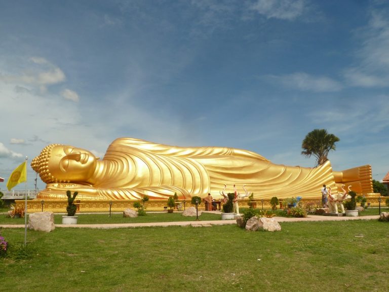 Detail Patung Budha Tidur Di Thailand Nomer 5