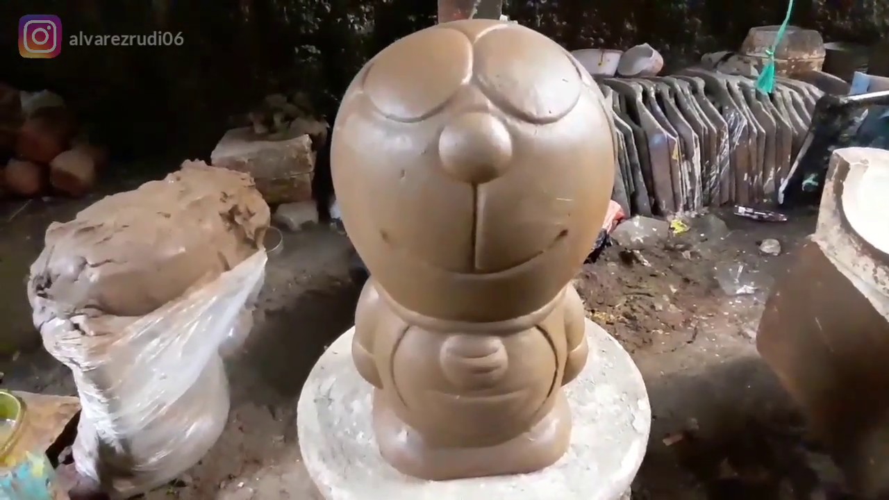 Detail Patung Doraemon Dari Tanah Liat Nomer 6