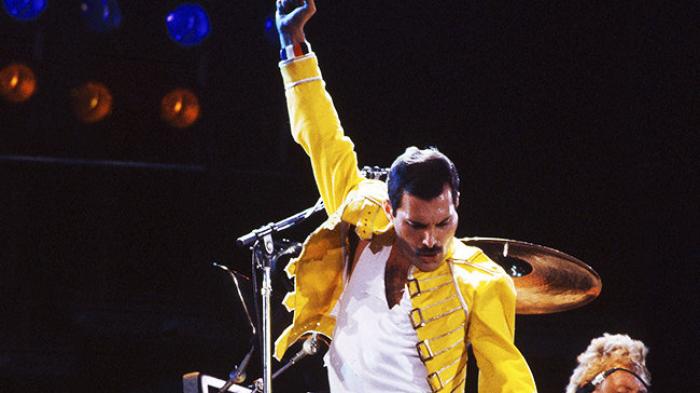 Detail Patung Freddie Mercury Nomer 36