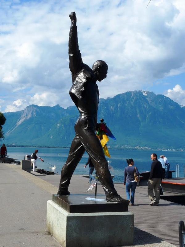 Detail Patung Freddie Mercury Nomer 59