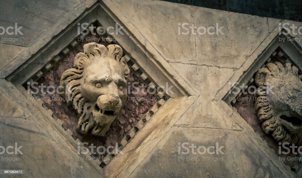 Detail Patung Kepala Singa Nomer 43