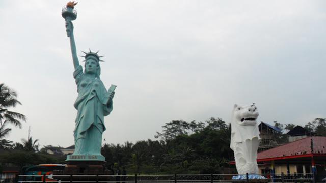 Patung Liberty Di Indonesia - KibrisPDR