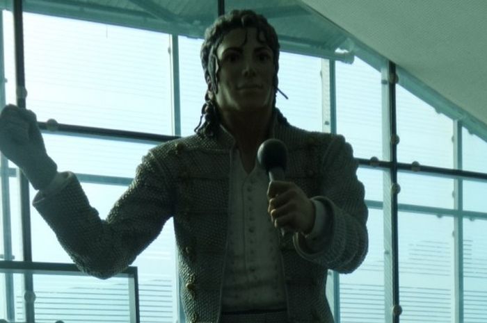 Detail Patung Michael Jackson Nomer 33