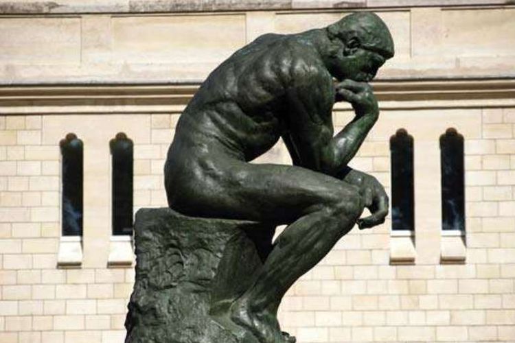 Patung The Thinker - KibrisPDR