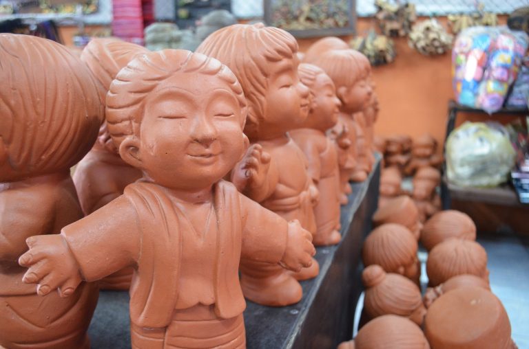 Detail Patung Yang Terbuat Dari Tanah Liat Nomer 5