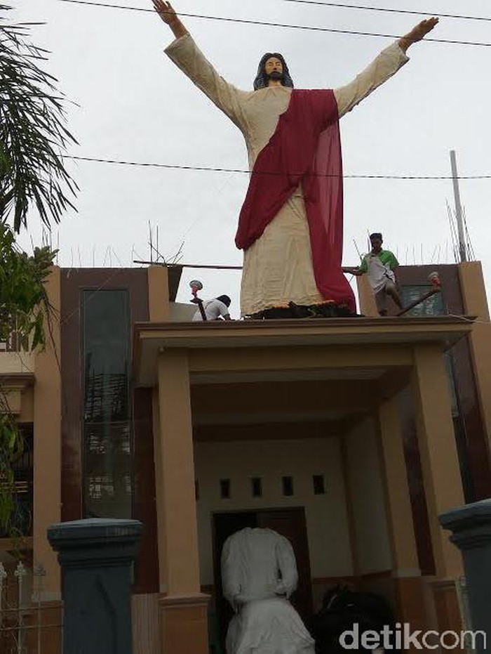 Detail Patung Yesus Di Gereja Nomer 18