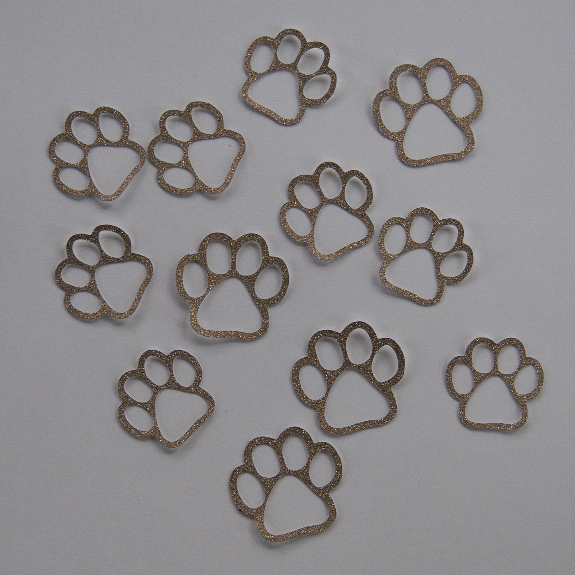 Detail Paw Print Confetti Nomer 7