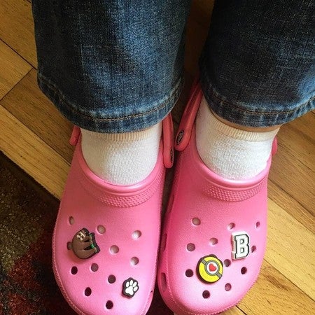 Detail Paw Print Crocs Nomer 17