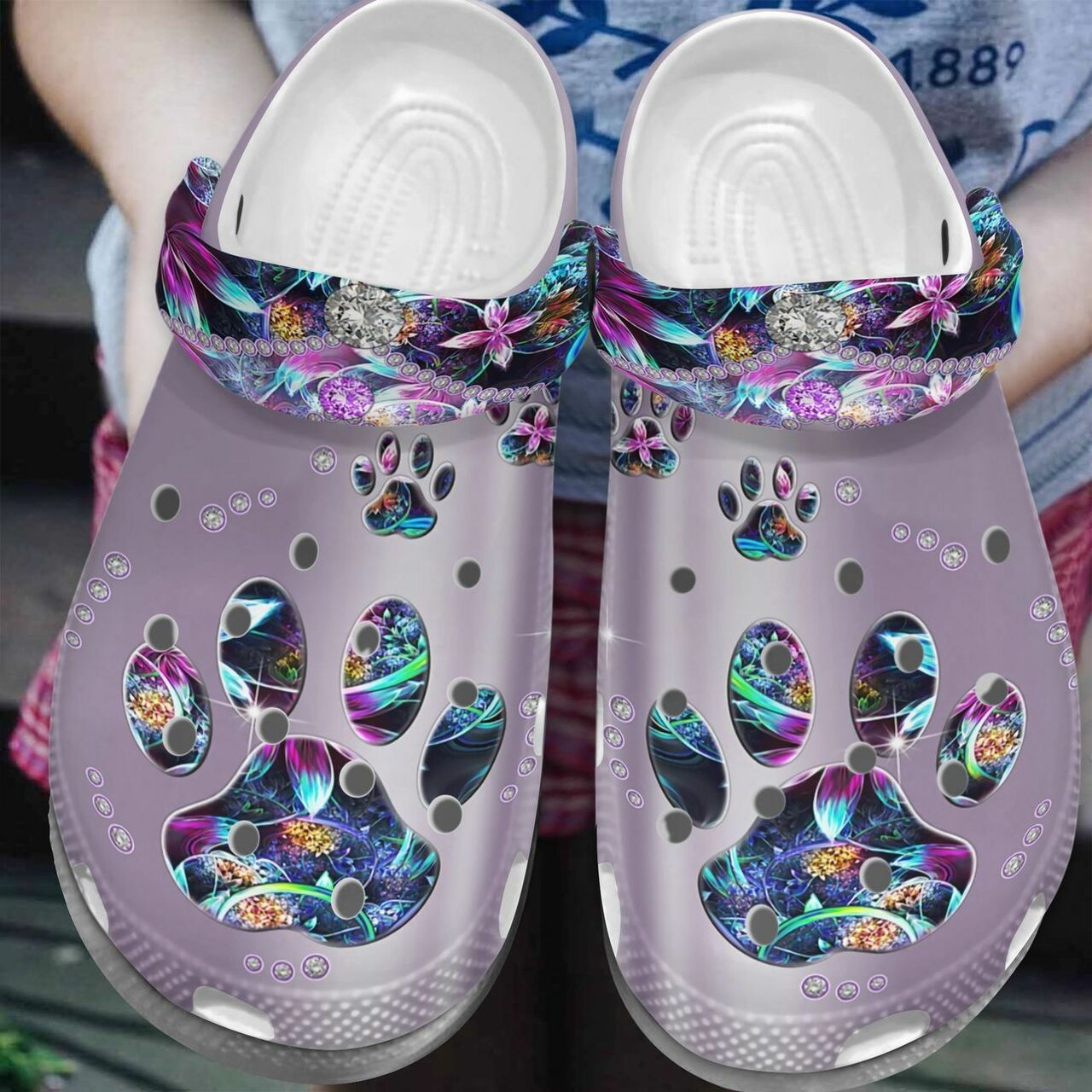 Detail Paw Print Crocs Nomer 34