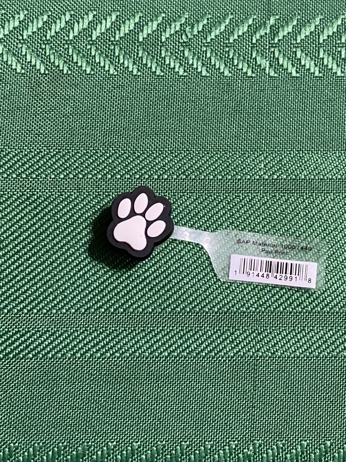 Detail Paw Print Crocs Nomer 36