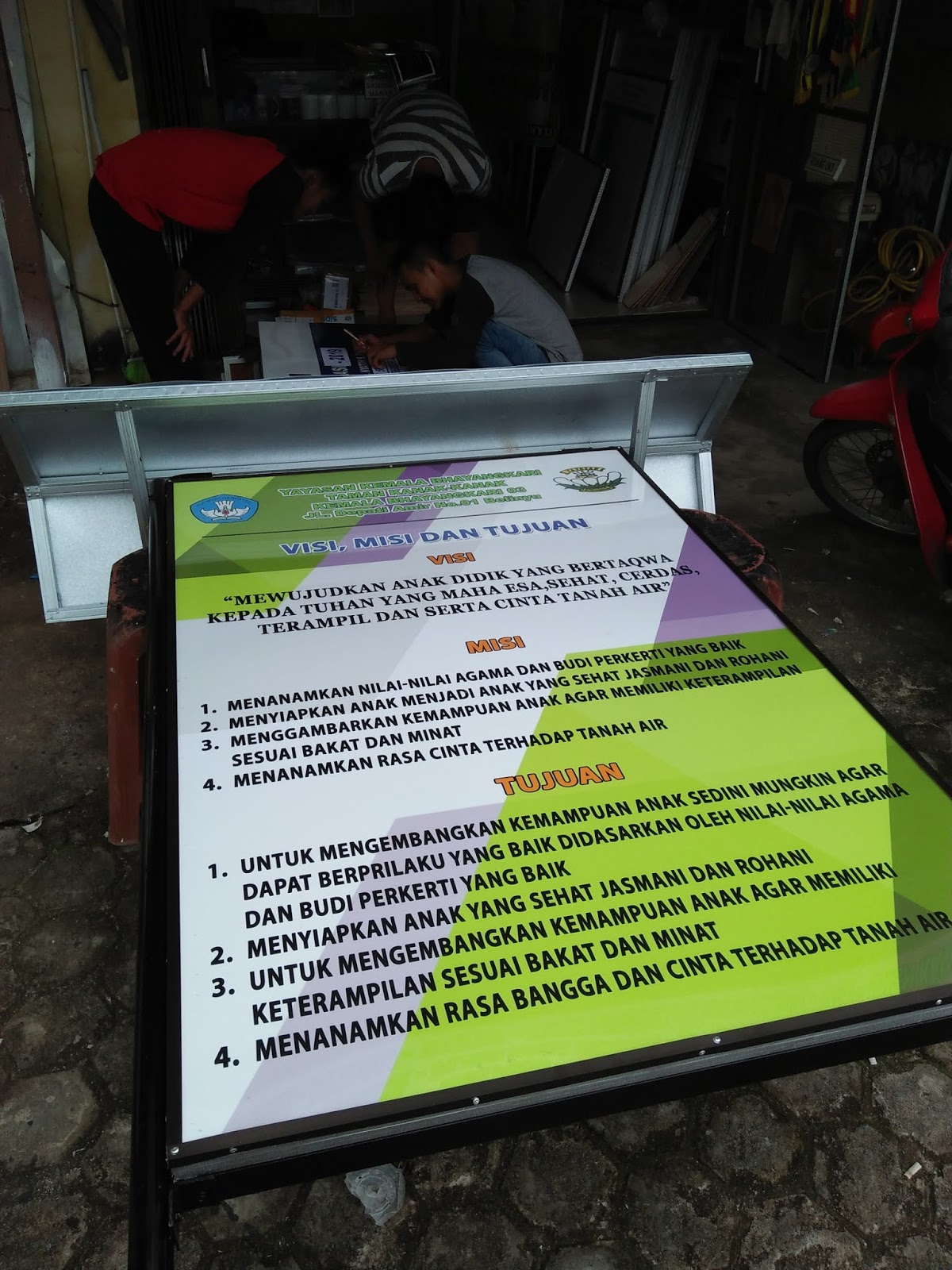 Detail Desain Visi Misi Sekolah Nomer 44