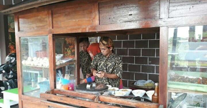 Detail Desain Warung Bakso Lesehan Nomer 20