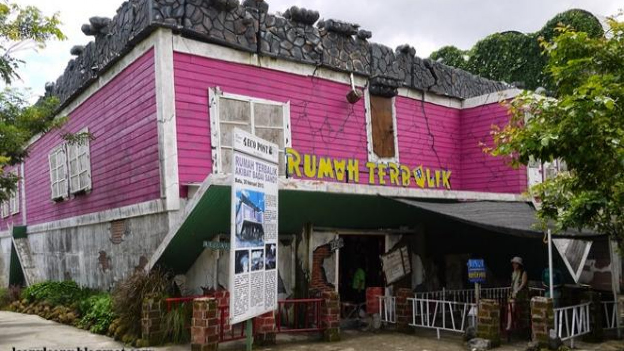 Detail Lokasi Rumah Terbalik Di Bandung Nomer 44