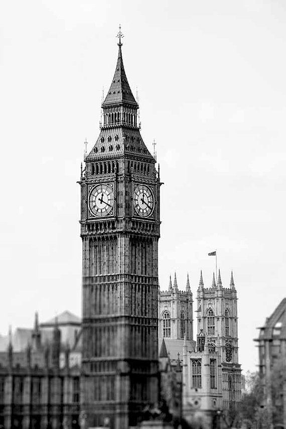 Detail London Black And White Nomer 12