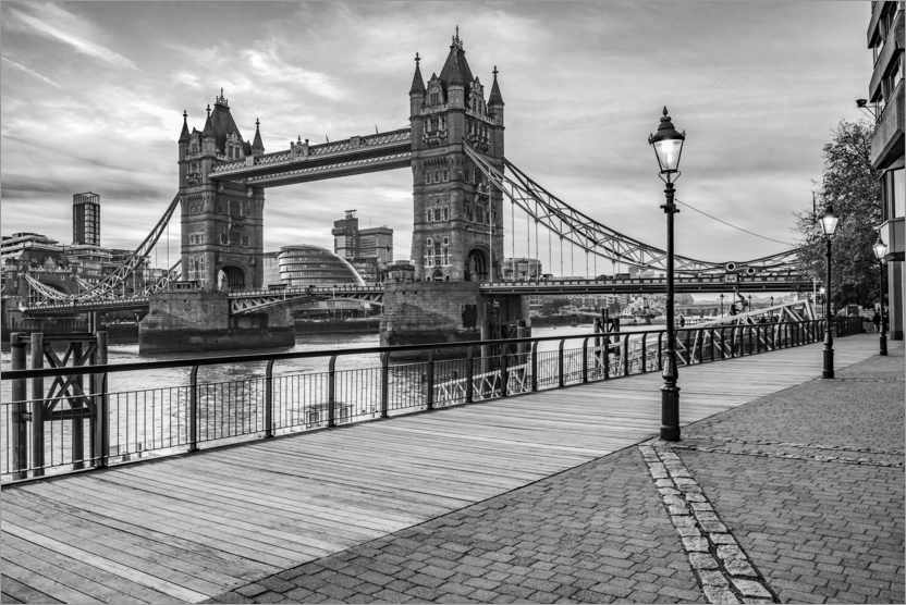 Detail London Black And White Nomer 15