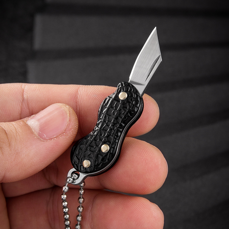 Detail Peanut Knife Keychain Nomer 23