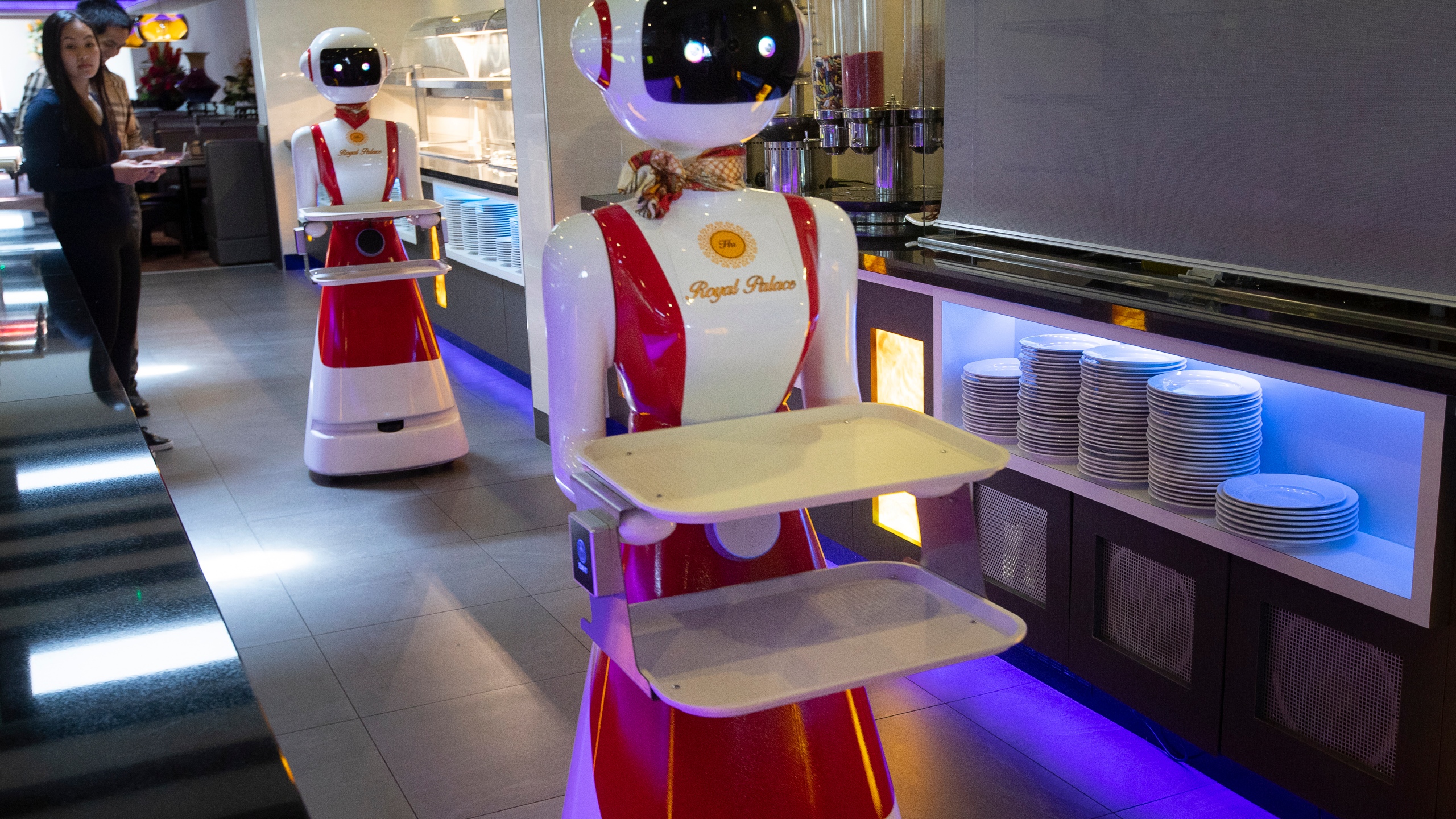 Detail Peanut Robot Waiter Nomer 50