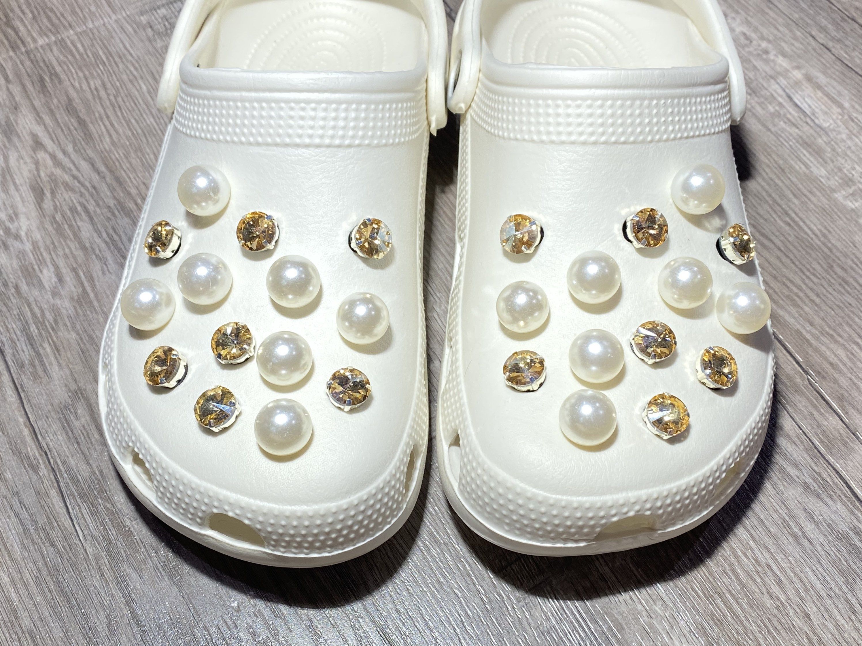 Detail Pearls For Crocs Nomer 12