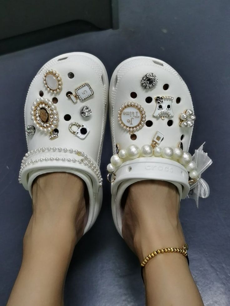 Detail Pearls For Crocs Nomer 36