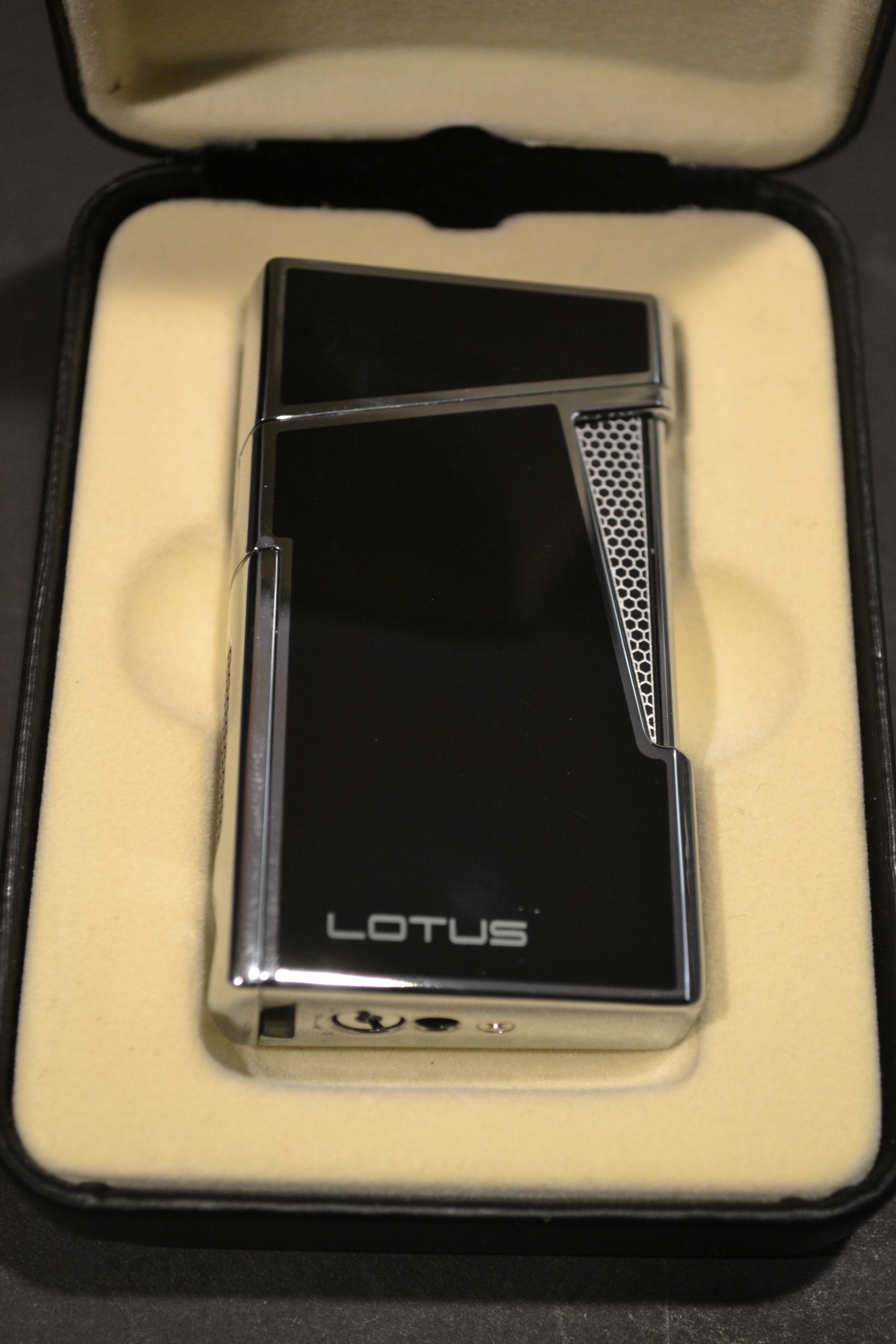 Detail Lotus Torch Lighter Nomer 4