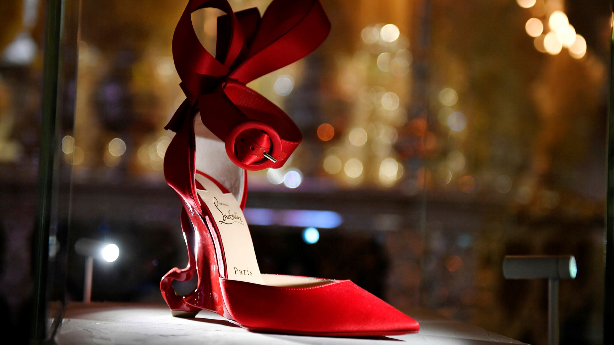 Louboutin Images - KibrisPDR