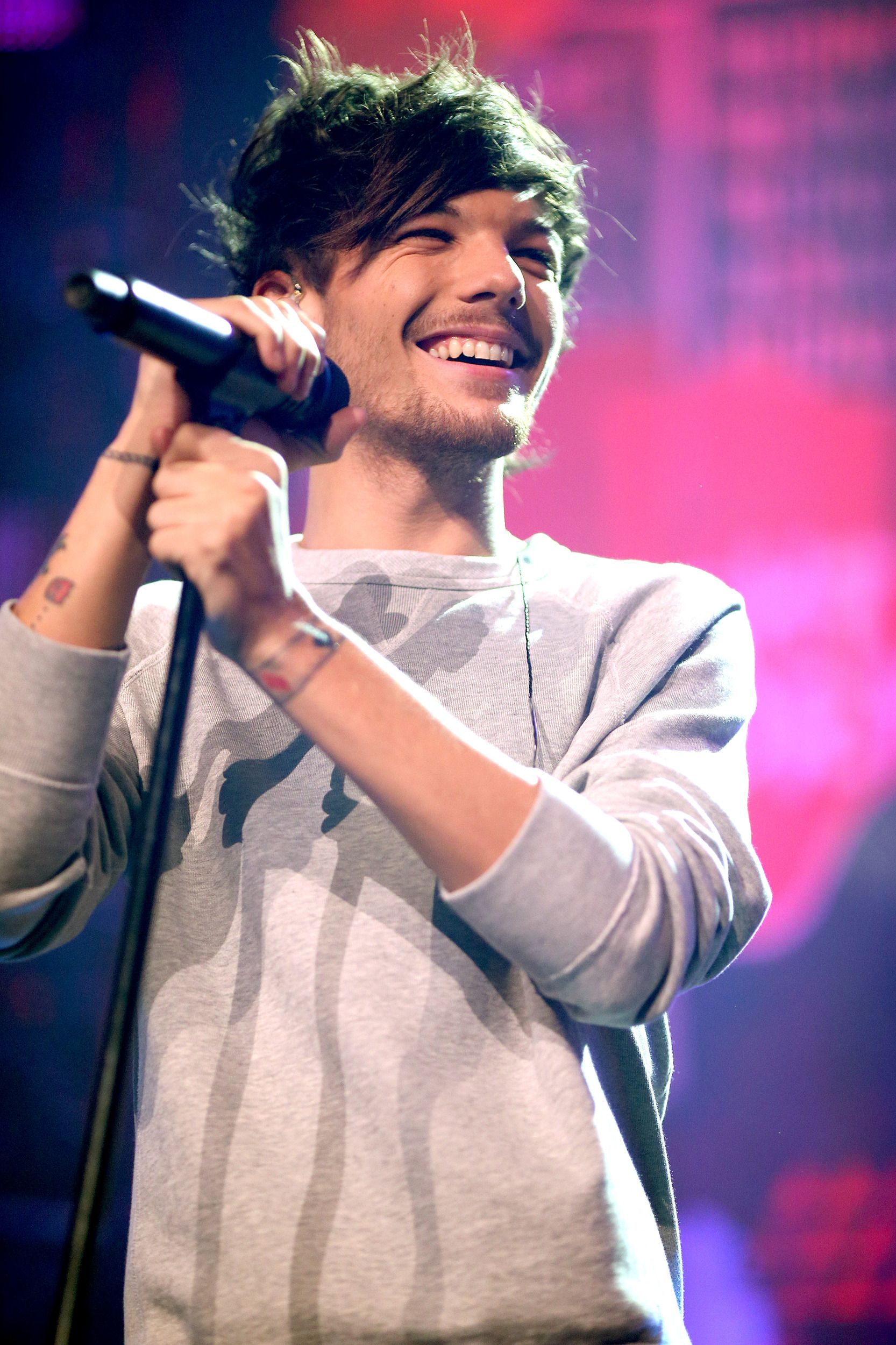 Detail Louis Tomlinson Wallpaper Nomer 26