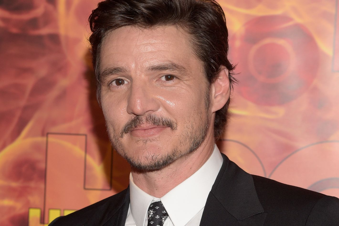 Detail Pedro Pascal Kingsman Nomer 30