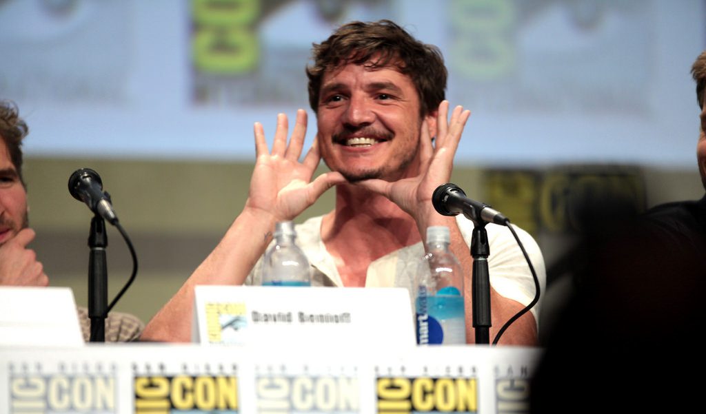 Detail Pedro Pascal Kingsman Nomer 38