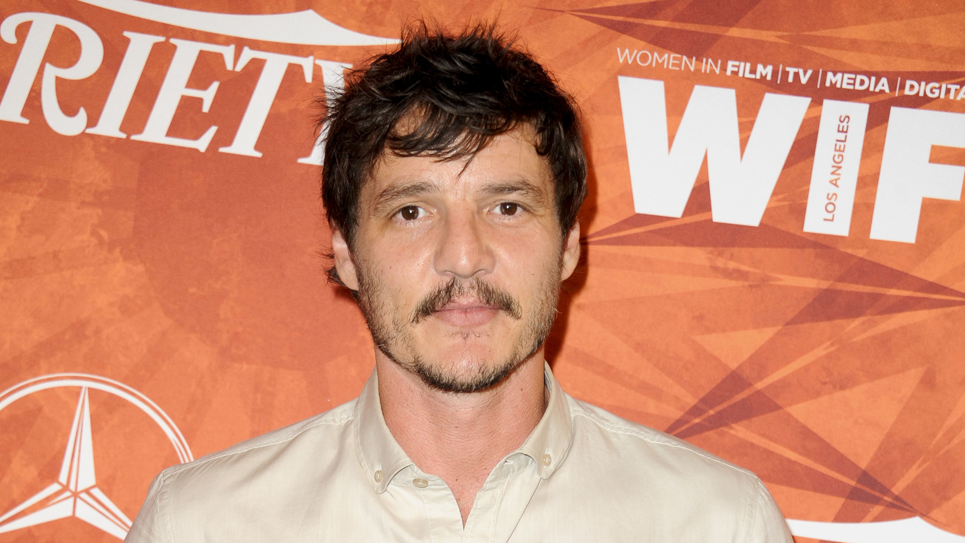 Detail Pedro Pascal Kingsman Nomer 50