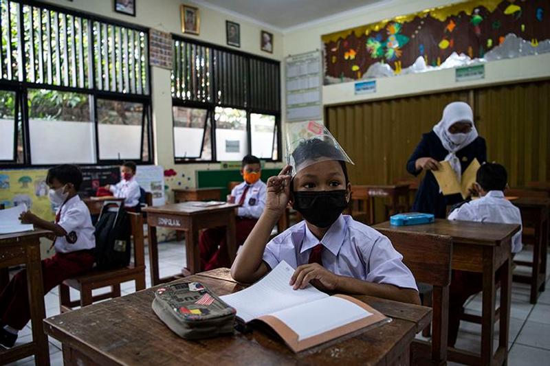 Detail Pekerjaan Yang Ada Di Sekolah Nomer 25