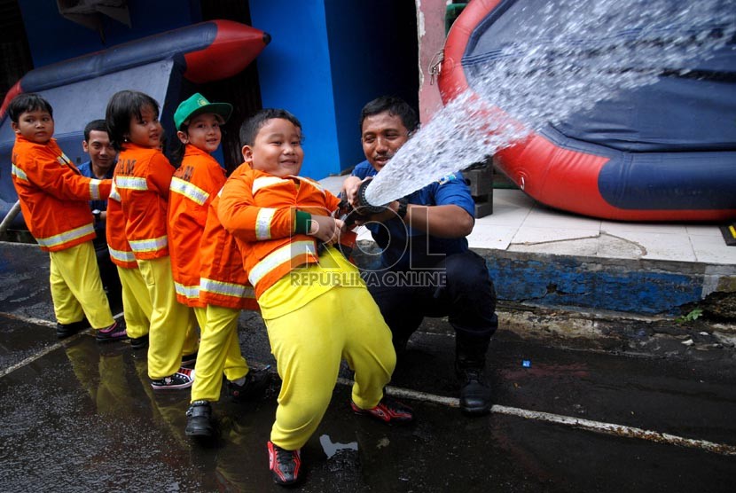 Detail Pemadam Kebakaran Anak Anak Nomer 8