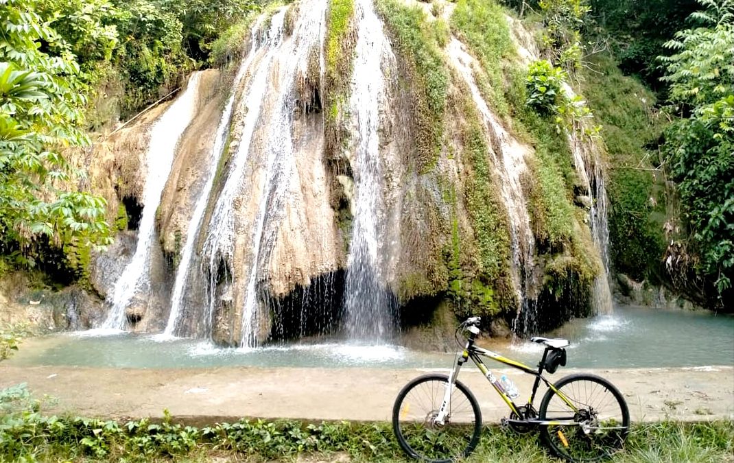 Detail Pemandangan Air Terjun Asli Nomer 36