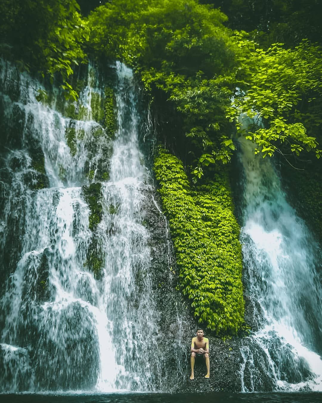 Detail Pemandangan Alam Air Terjun Nomer 8