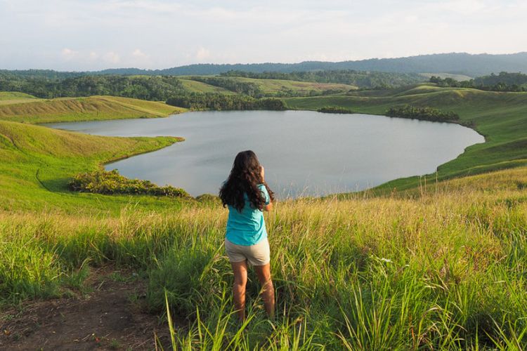 Detail Pemandangan Danau Sentani Nomer 14