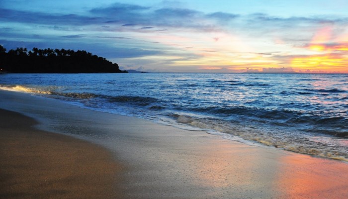 Pemandangan Di Pantai Kuta Bali - KibrisPDR