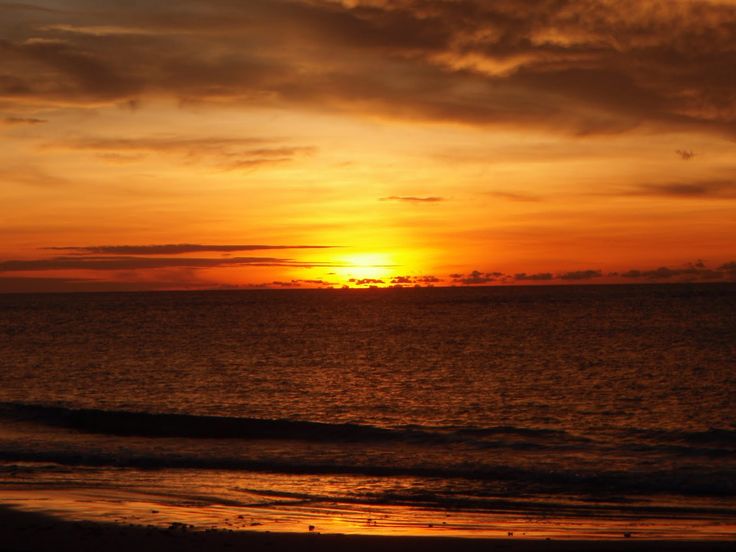 Detail Pemandangan Di Tepi Pantai Pada Waktu Senja Nomer 13